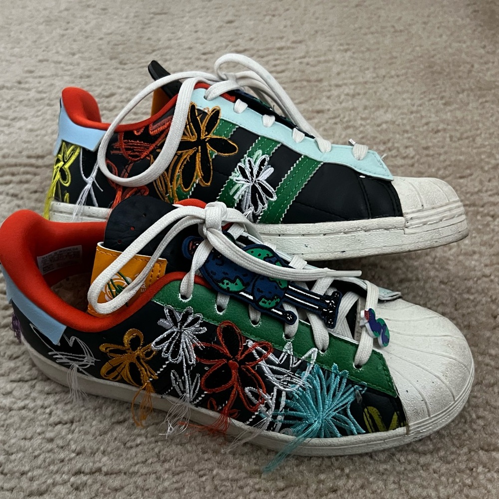 Adidas Super Earth Adidas- Mens 5 Women 6.5